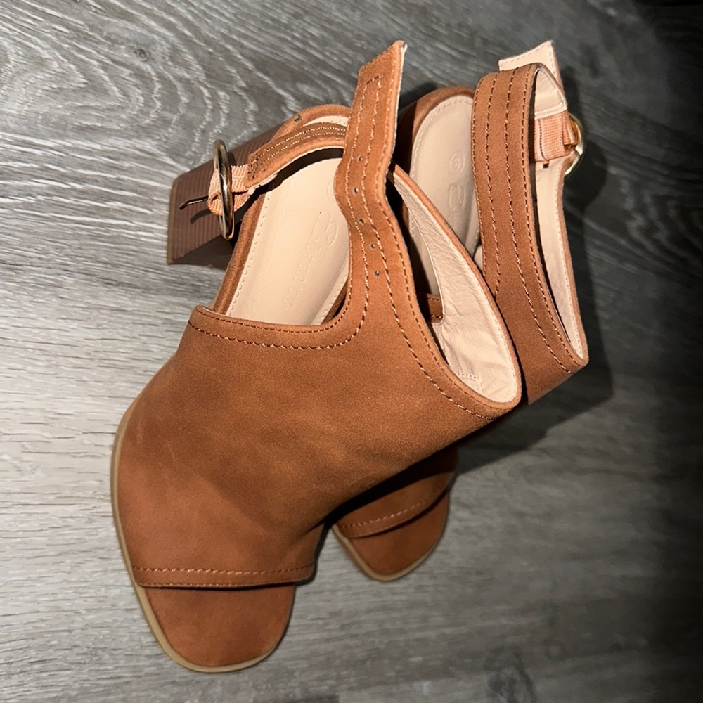 Size 8 tan shoes/heels , super cute brand is Ermann